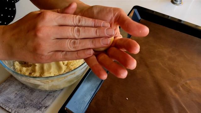 Найсмачніше пісочне печиво з дитинства,воно тане в роті .