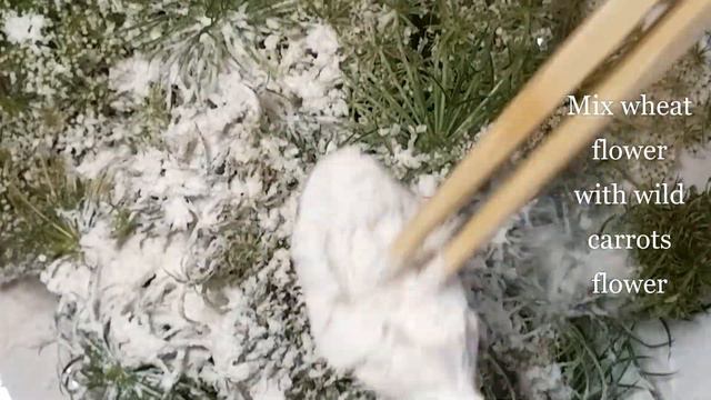 Three Ways to Eat Queen Anne's Lace flower смотреть онлайн