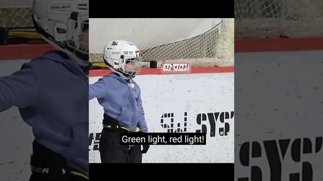 #sunghoon Skating with Kids is the cutest thing !! смотреть онлайн