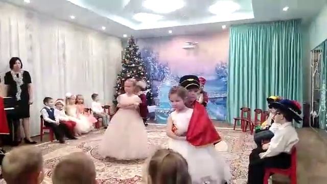 на балу у Золушки смотреть онлайн