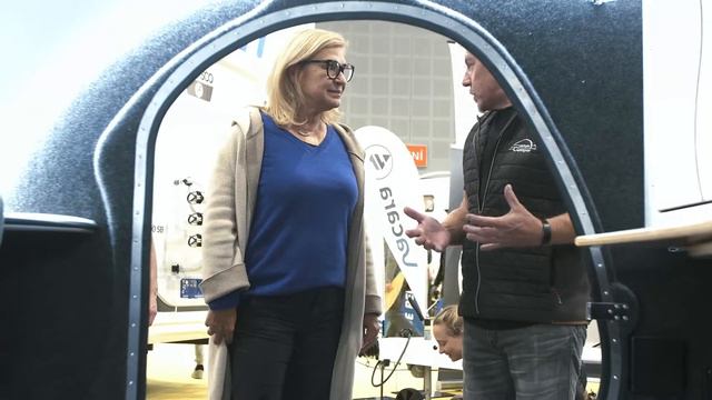 Jana Paulová, Dalibor Gondík a Václav Vydra na veletrhu Caravaning Brno 2022 смотреть онлайн