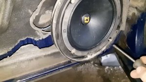 Замена штатных динамиков в Volkswagen passat на DL Audio Raven 165