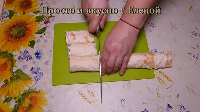 БЕРУ ЛАВАШ и сворачиваю его рулетиками. Ленивая Баница из лаваша. Пирог из лаваша с творогом