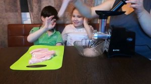 Электро мясорубка (обзор)