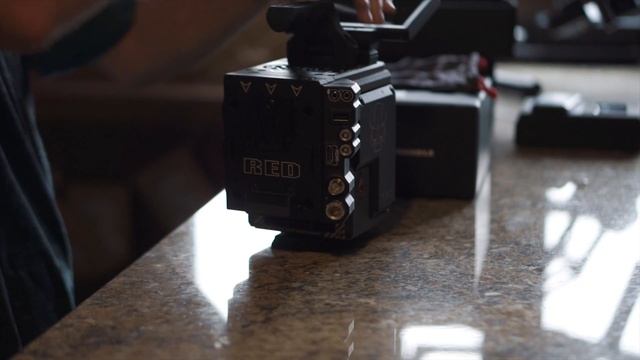 RED Scarlet-W Unboxing | Set Up | Test Footage (5K) смотреть онлайн