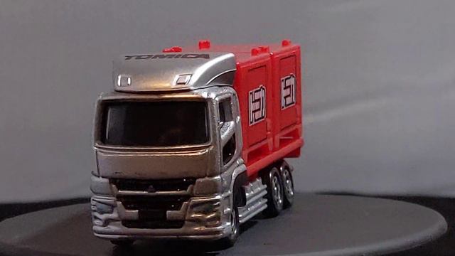 Tomica #85 MITSUBISHI FUSO SUPER GREAT смотреть онлайн