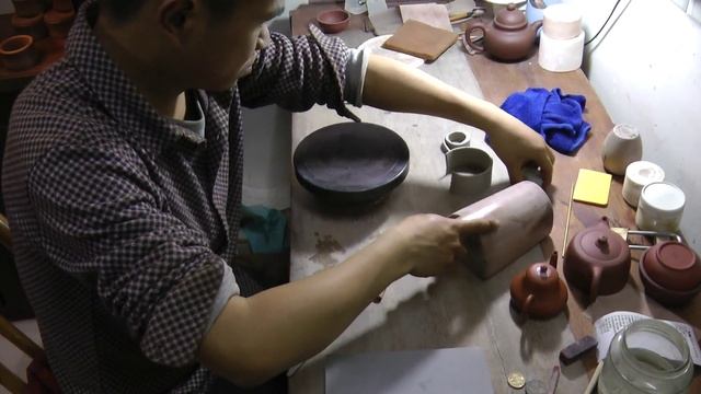 Изготовление чайника из Исинской глины. Часть 1