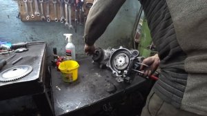 Ремонт японского скутера Suzuki Lets 2,сборка двигателя.