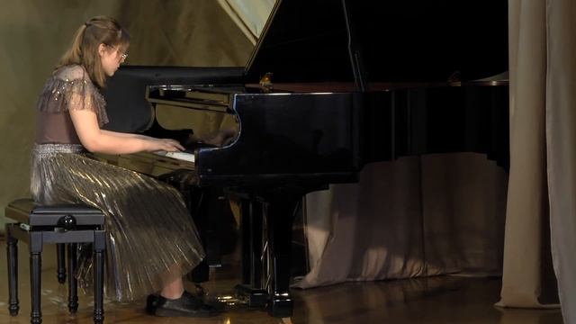 381 — Толчина Елизавета - Менуэт из французской сюиты до минор, И.С.Бах, г. Бердск смотреть онлайн