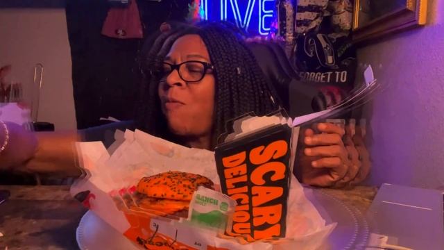 Eating with me Burger King смотреть онлайн