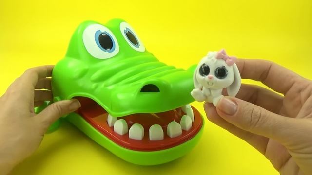 Крокодил Никита дарит подарки как Дед Мороз. Сюрпризы и игрушки смотреть онлайн