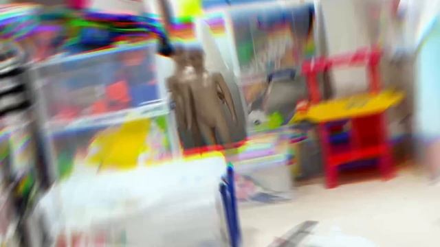 Разхламление склада с игрушками