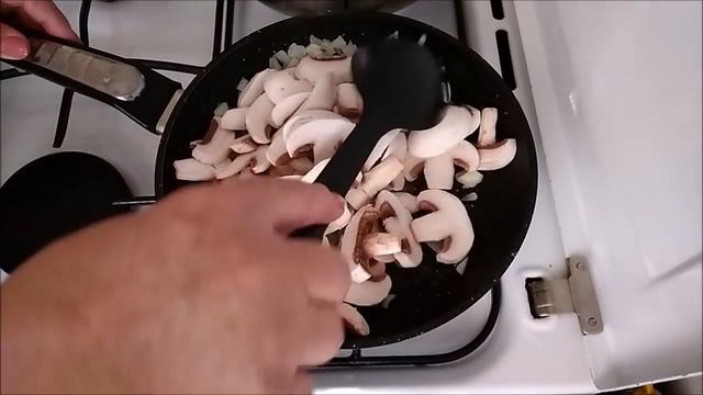 Суп пюре из тыквы с грибами.