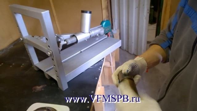 Литьевая машина для пластмассовых изделий - эконом вариант.