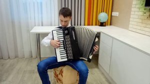 "Смуглянка" на аккордеоне.