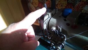 Незаметная проблема с верхней нитью на швейной машинке.Лечение.