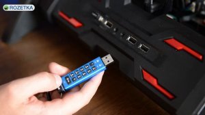 Kingston Data Traveler 2000: флэшка параноика