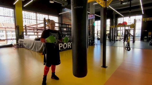 Смена стойки в боксе | Обманные действия боксера | Нокаут Пирога | Школа бокса Антона Волкова смотреть онлайн