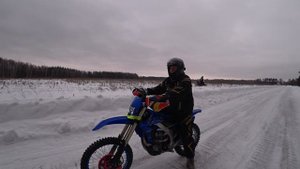 Как научиться поднимать переднее колесо с места ?
