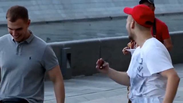 Продавец леденцов и мороженого смотреть онлайн