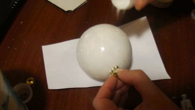 Декор новогоднего шара глиттером смотреть онлайн