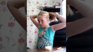 Как заплести шишку на короткие волосы