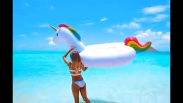 Надувной матрас единорог для плавания, с ним яркие и красивые фотки смотреть онлайн