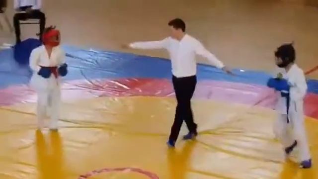 Альгожин Тимур в черном шлеме.первый бой на армейке смотреть онлайн