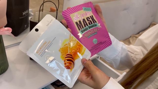 Новый ТУАЛЕТНЫЙ столик ДЛЯ КОСМЕТИКИ / Подарок на День рождения / уборка и обзор НАША МАША смотреть онлайн