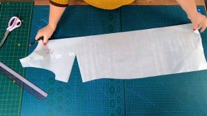 Классическое нарядное платье с пелериной. Раскрой платья с оригинальной деталью из гипюра.mp4