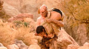 Девушка попала в ловушку людоедов-мутантов для продолжения их рода...