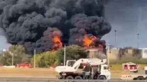 Так сегодня выглядит нефтебаза в Каменске. Пламенно. 🔥