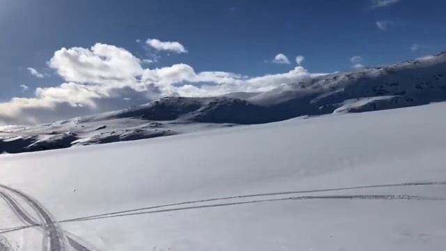 Покататься по тундре на наших самых комфортных, мощных и быстрых снегоходах! Звони в TUNDRA HOUSE ✺ смотреть онлайн