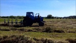 Сенокос 2017.МТЗ-80 в паре с граблями ворошилками.