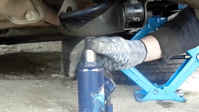 Замена Задних Амортизаторов на HONDA FIT смотреть онлайн