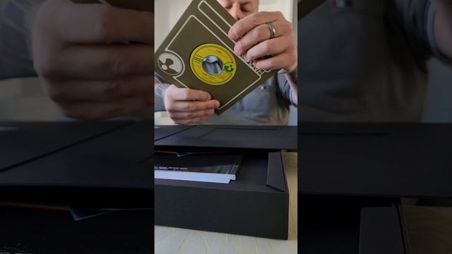 Udpakning af Pink Floyd - The Dark Side Of The Moon - Boxset смотреть онлайн