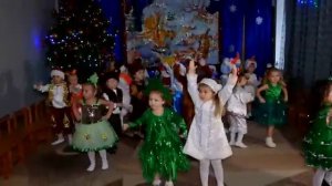 Новогодний утренник 2021. Общий танец. Младшая.