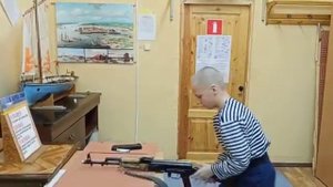 Разбор автомата Калашникова за 16 секунд. Кадет 5А класса 1 учебной роты. (12 лет) Дацун Иван.
