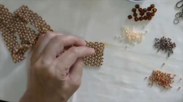 Мозаичное плетение. Колье с подвесками. Мастер класс от Лидии Ивановой смотреть онлайн