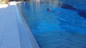 Бассейн с морской водой ...подогреваемой.