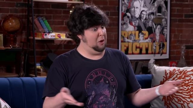 ОТЕЦ СВЕЖЕВЫЖАТЫХ СОКОВ - JonTron смотреть онлайн