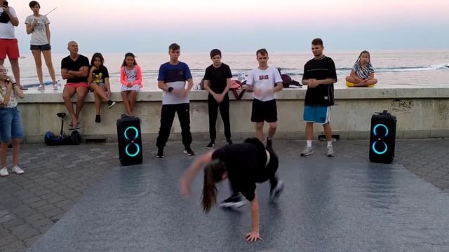 Брейк-данс в Алуште смотреть онлайн