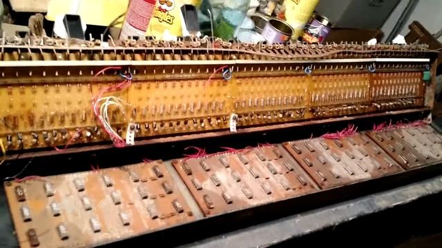 Разбор старого синтезатора"Электроника"