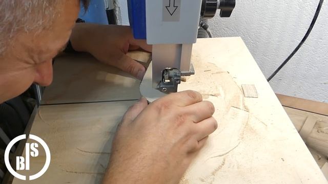 THIS DEVICE MAKES WORKING AT THE TABLE SAW A LOT SAFER  DIY GRIPPER PUSHBLOCK