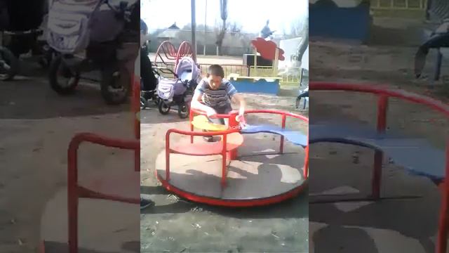 Чуть не обрыгался. смотреть онлайн