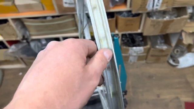 Почему в большинстве магазинов и веломастерских вам не переспицуют старое колесо?