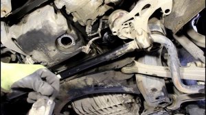 Замена датчика уровня масла в ДВС на АУДИ А6 2008 AUDI A6 2,0 BPJ