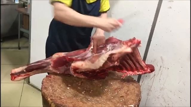 Разруб говядины! Тест мясного топора от кузницы Панова. смотреть онлайн