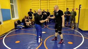 От угрозы ножом . Приставили к глазу. В. Н. Крючков