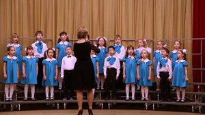 Младший детский хор выступает, в детской музыкальной школе имени Г.В.Свиридова